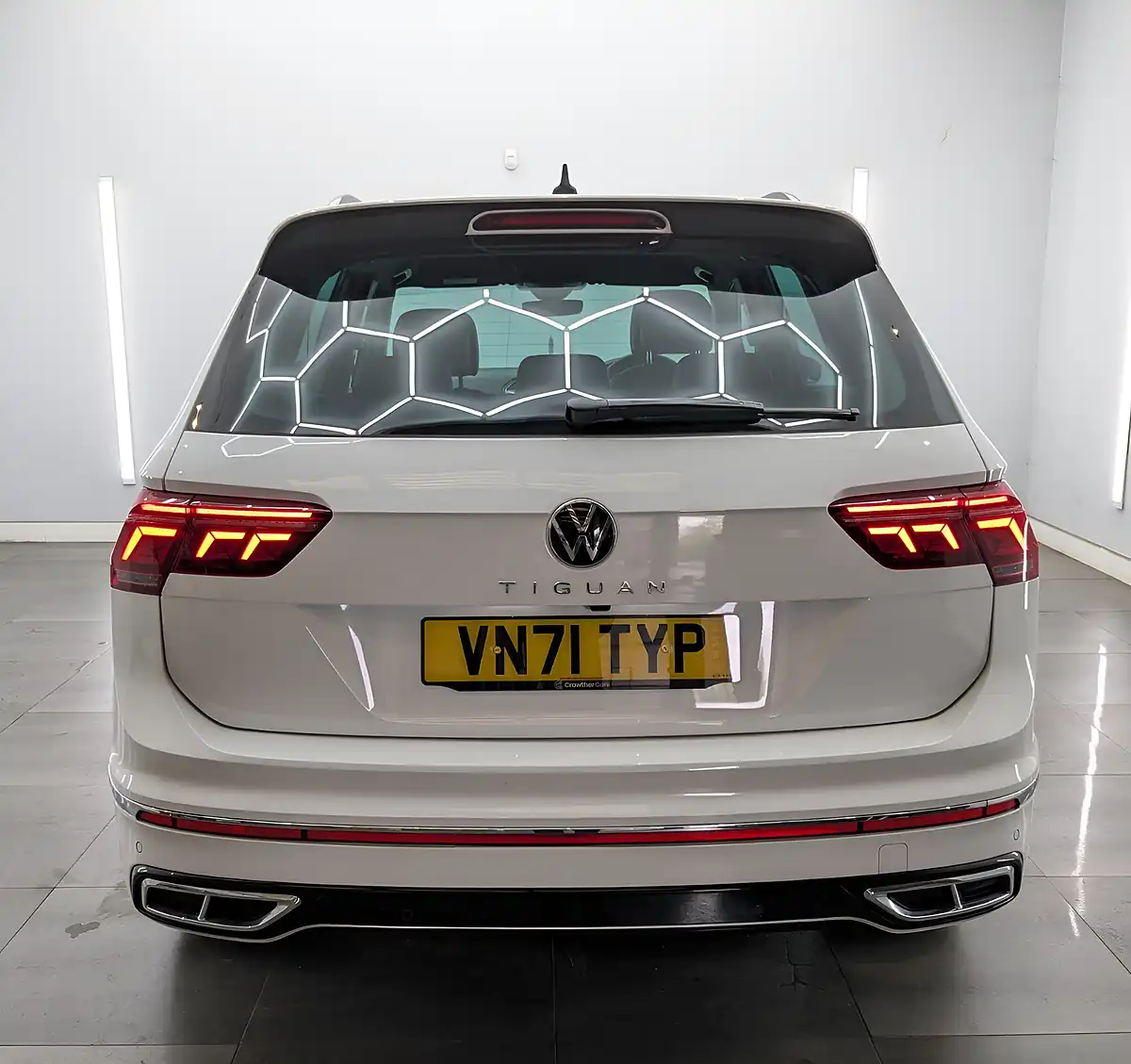 Used 2021 Volkswagen Tiguan R-Line White - Interior and Exterior details 7