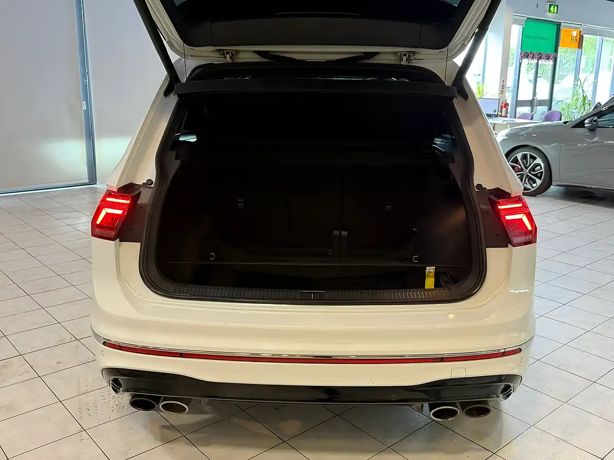 Used 2021 Volkswagen Tiguan R White - Interior and Exterior details 10