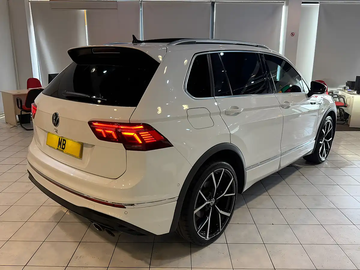 Used 2021 Volkswagen Tiguan R White - Interior and Exterior details 11
