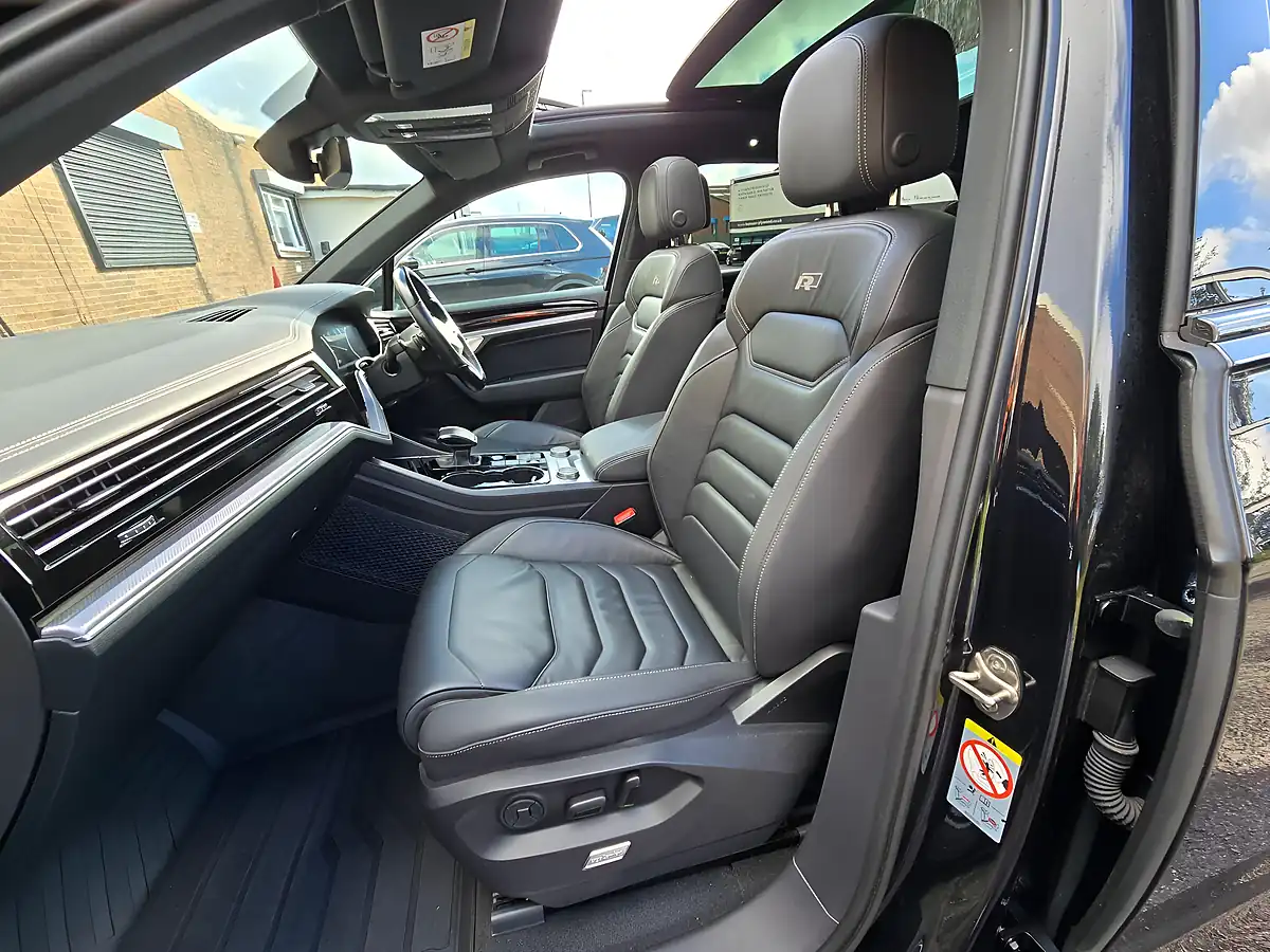 Used 2021 Volkswagen Touareg Black Edition Black - Interior and Exterior details 14