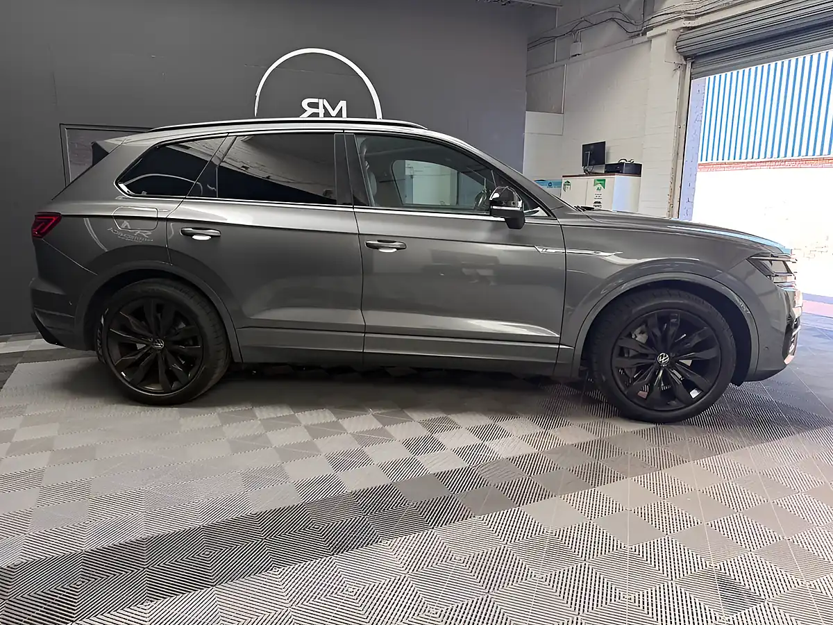 Used 2021 Volkswagen Touareg Black Edition R-Line Silicon Grey - Interior and Exterior details 6