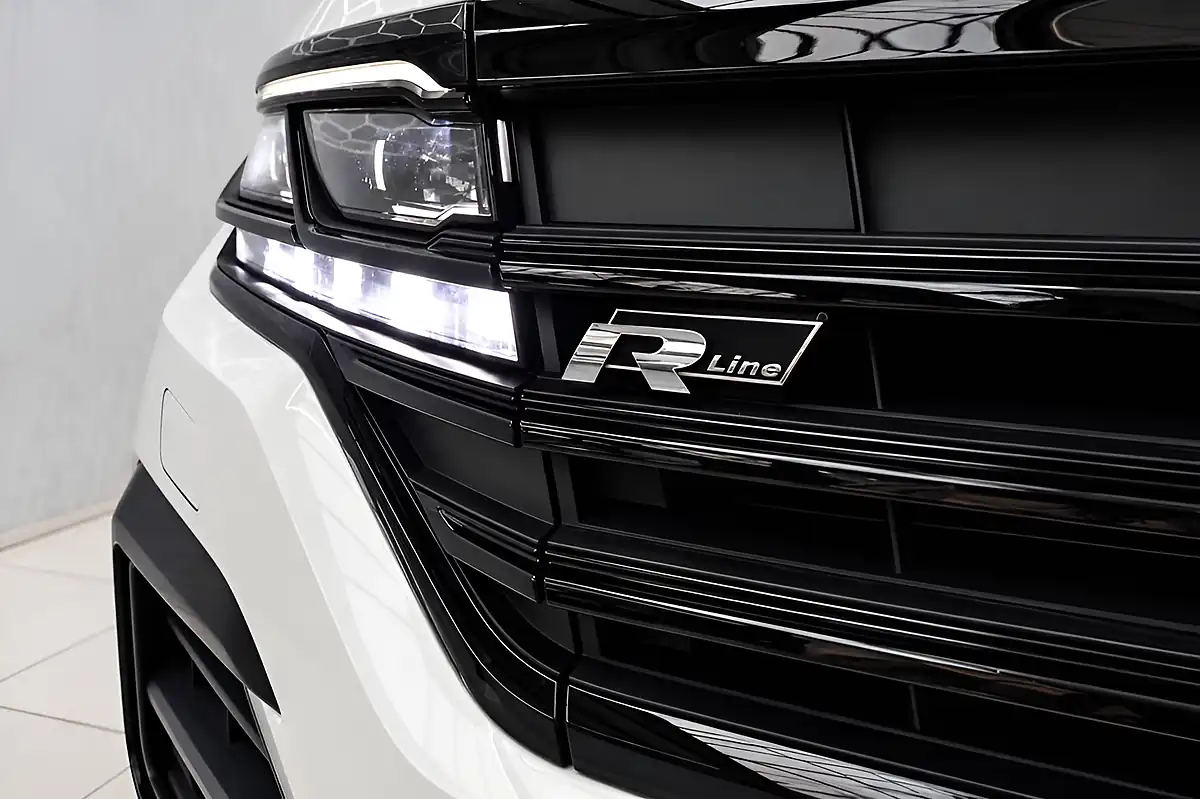 Used 2021 Volkswagen Touareg Black Edition White - Interior and Exterior details 5