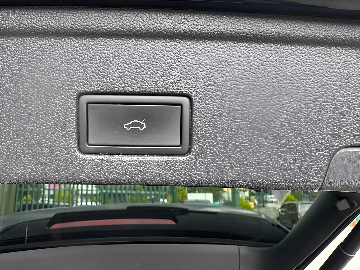 Used 2021 Volkswagen Touareg R-Line Black - Interior and Exterior details 17