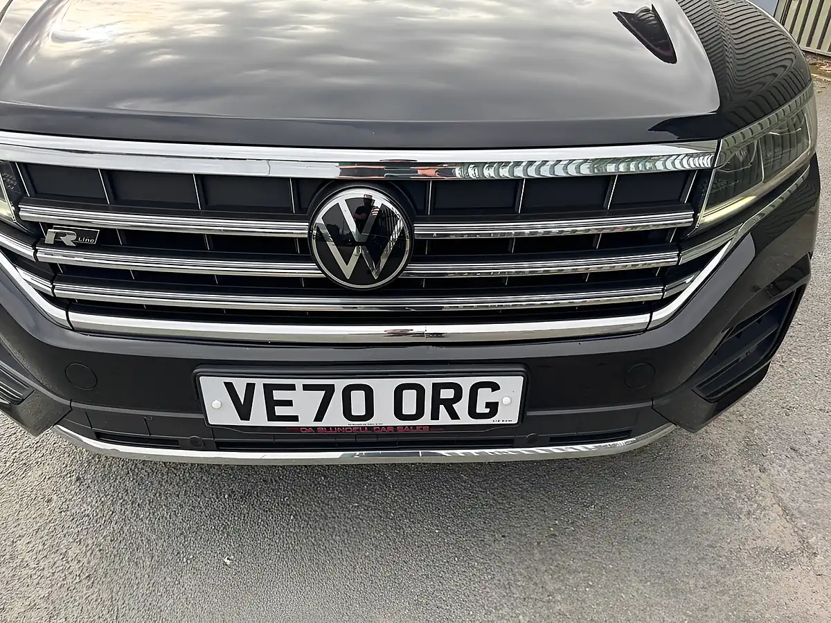 Used 2021 Volkswagen Touareg R-Line Black - Interior and Exterior details 19