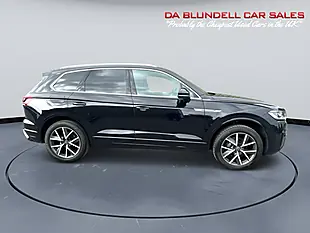 Used 2021 Volkswagen Touareg R-Line Black - Interior and Exterior details 3