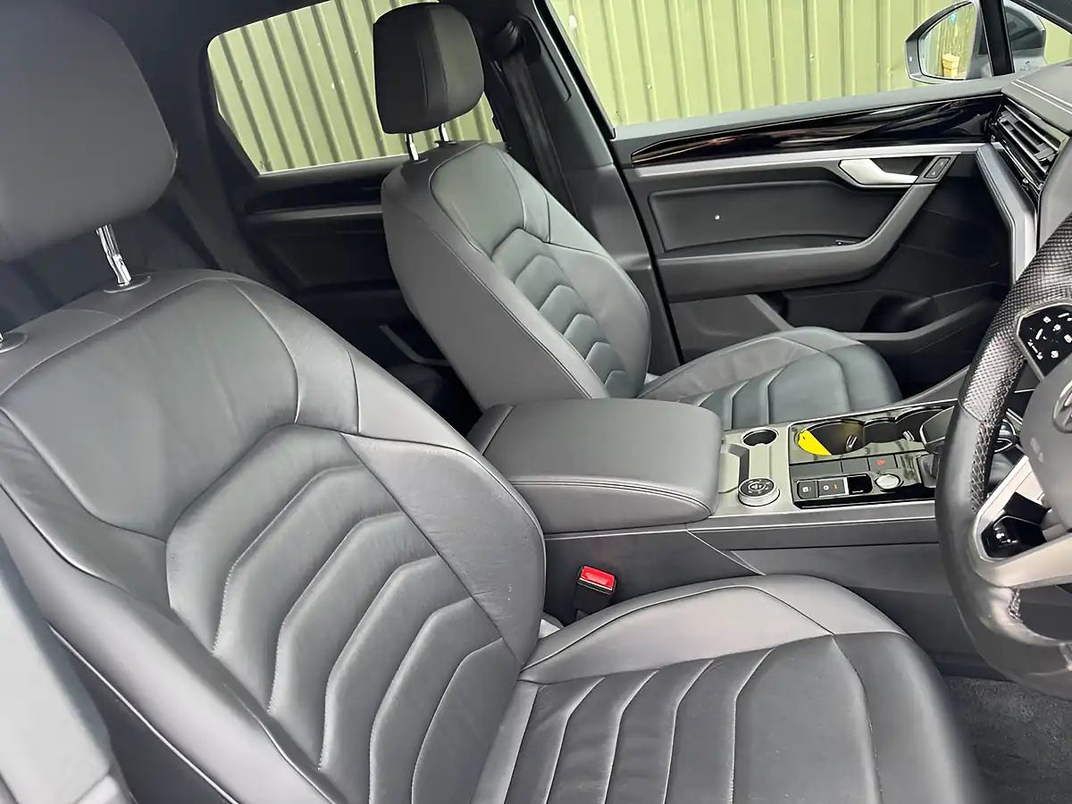 Used 2021 Volkswagen Touareg R-Line Black - Interior and Exterior details 5