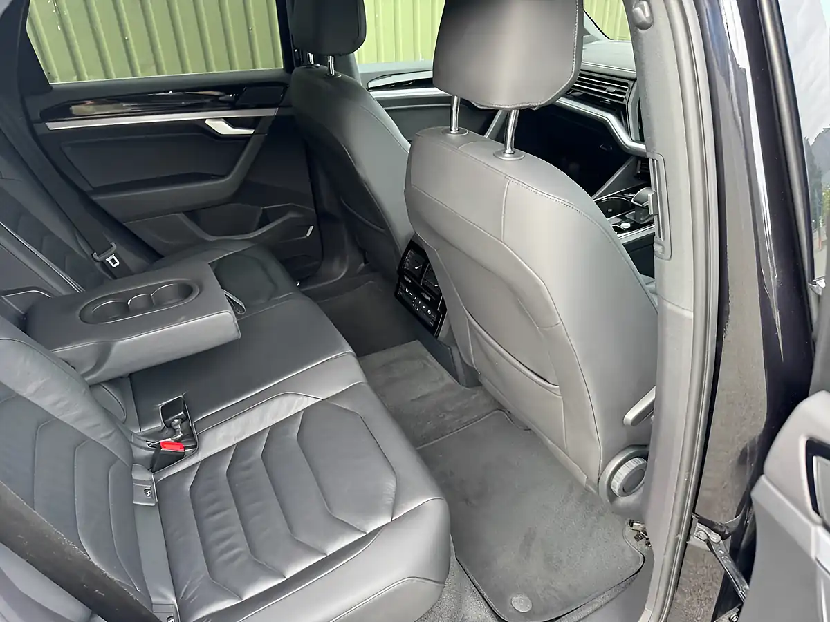 Used 2021 Volkswagen Touareg R-Line Black - Interior and Exterior details 6