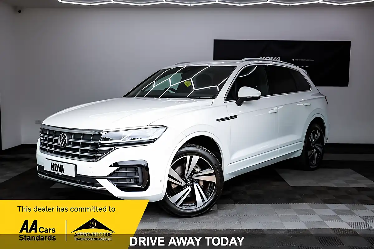 Used 2021 Volkswagen Touareg R-Line Tech Oryx White Metallic - Front View