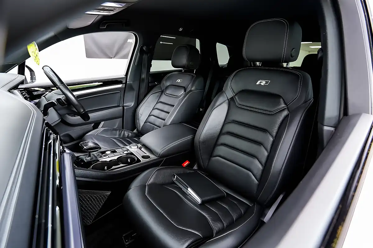 Used 2021 Volkswagen Touareg R-Line Tech Oryx White Metallic - Interior and Exterior details 13