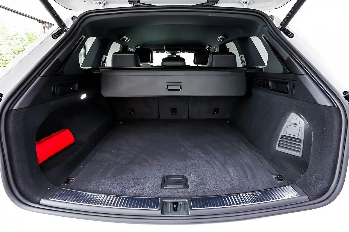 Used 2021 Volkswagen Touareg R-Line Tech Oryx White Metallic - Interior and Exterior details 19