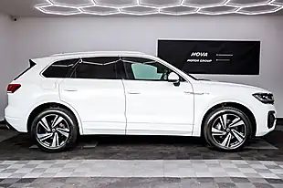 Used 2021 Volkswagen Touareg R-Line Tech Oryx White Metallic - Interior and Exterior details 5