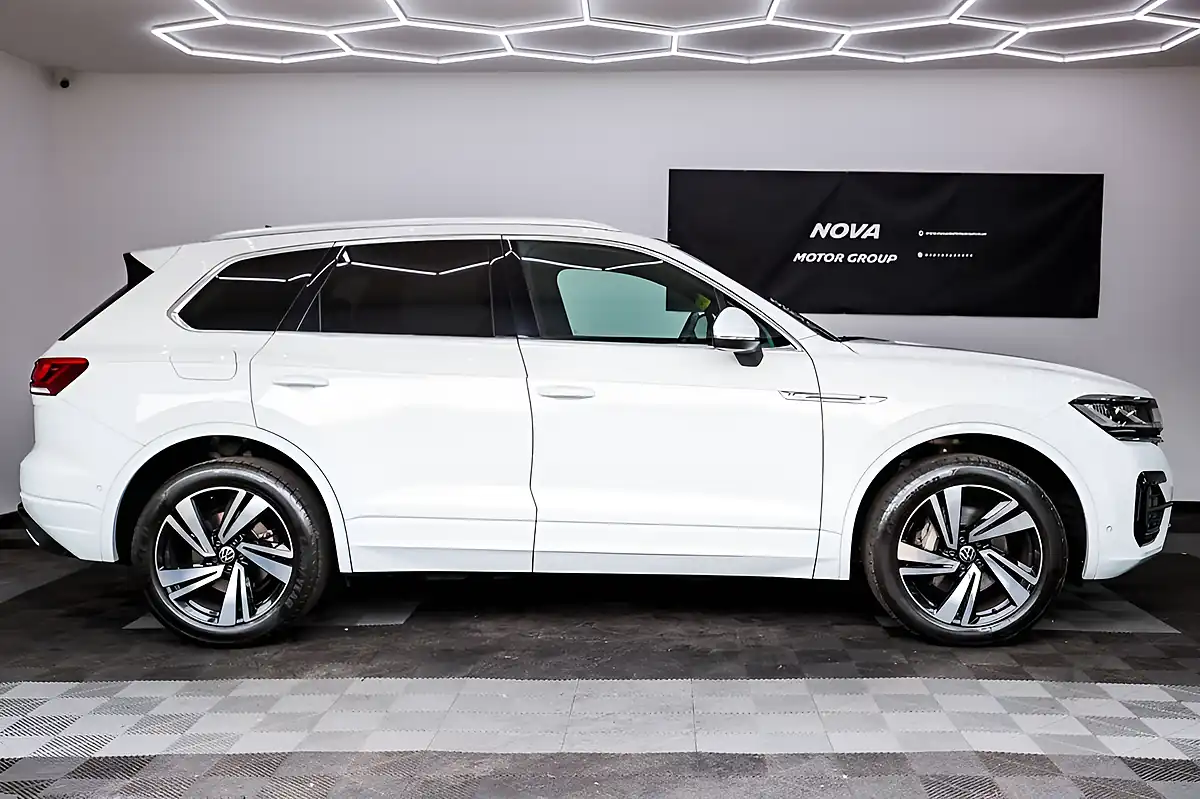 Used 2021 Volkswagen Touareg R-Line Tech Oryx White Metallic - Interior and Exterior details 5