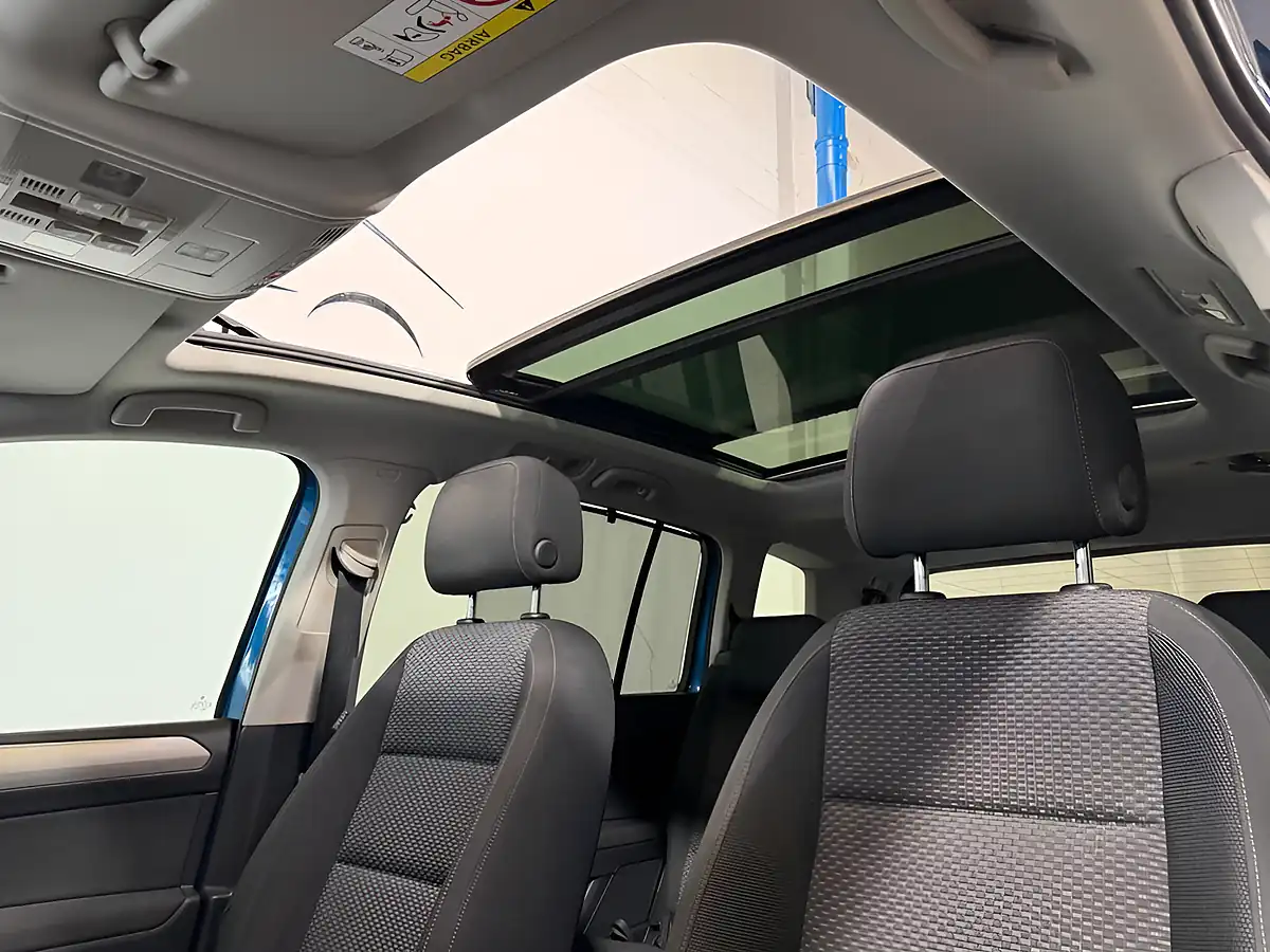 Used 2021 Volkswagen Touran Se Family Atlantic Blue - Interior and Exterior details 13