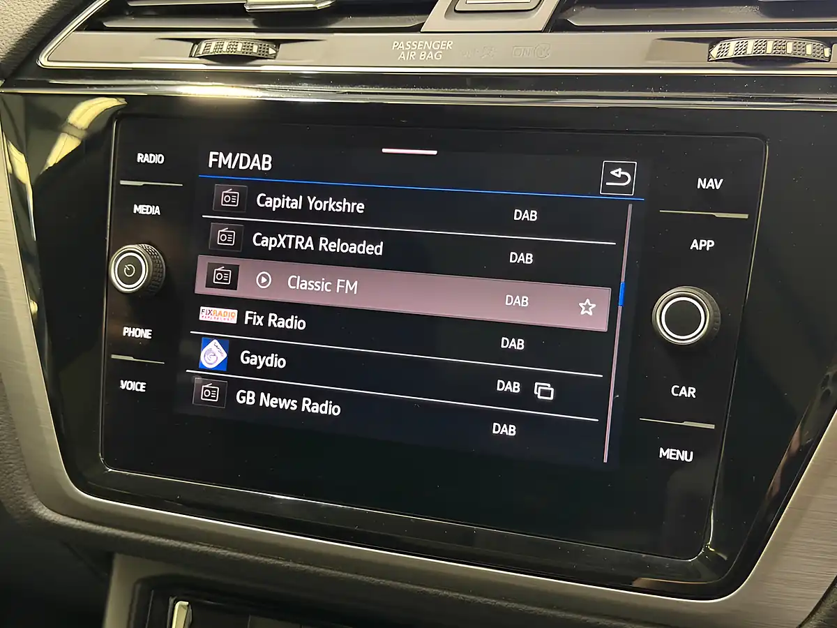 Used 2021 Volkswagen Touran Se Family Atlantic Blue - Interior and Exterior details 17