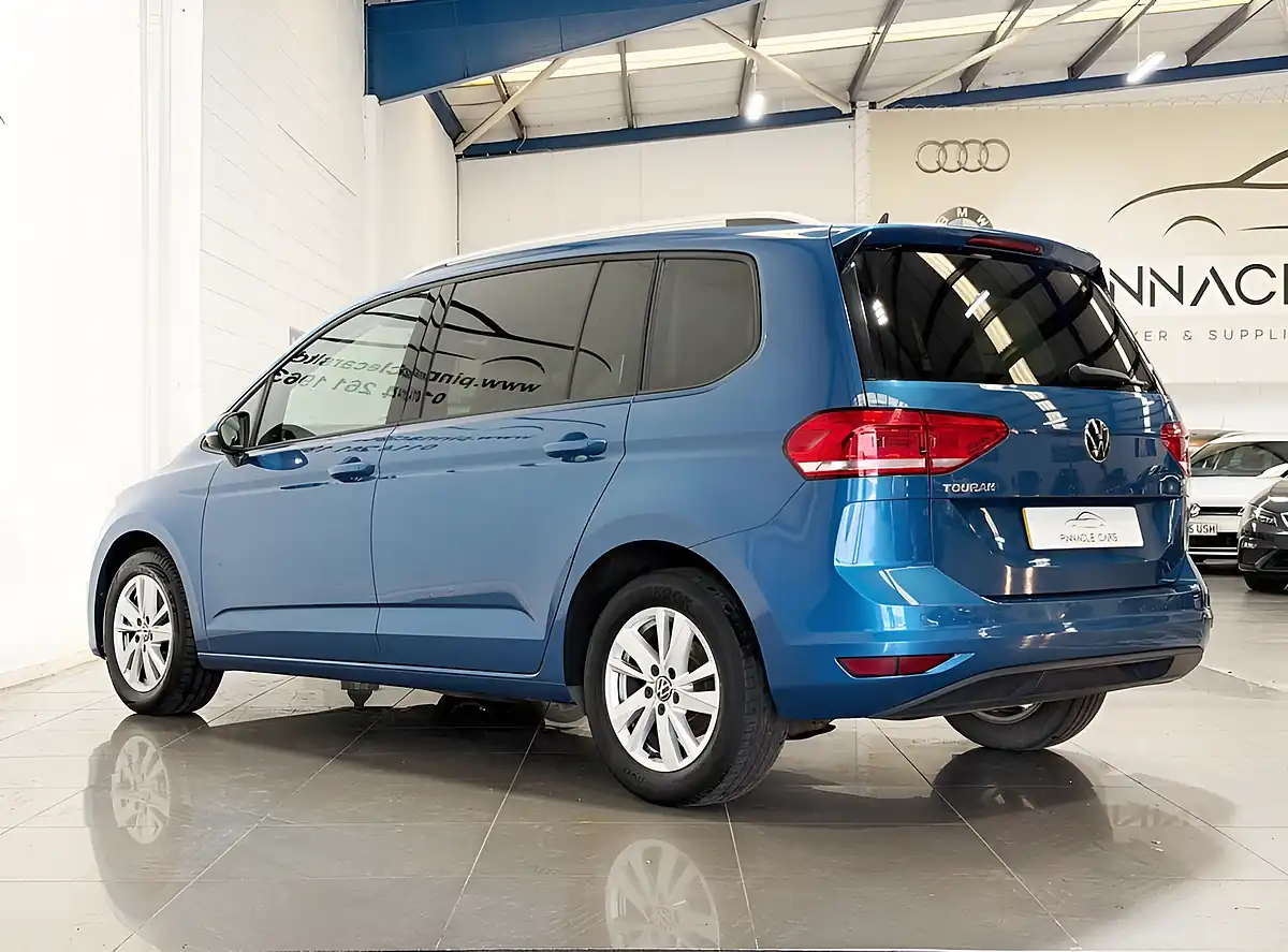 Used 2021 Volkswagen Touran Se Family Atlantic Blue - Interior and Exterior details 7