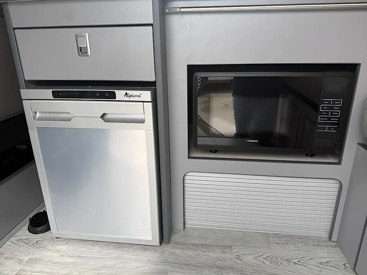 Used 2021 Volkswagen Transporter Camper Tailgate White - Interior and Exterior details 11