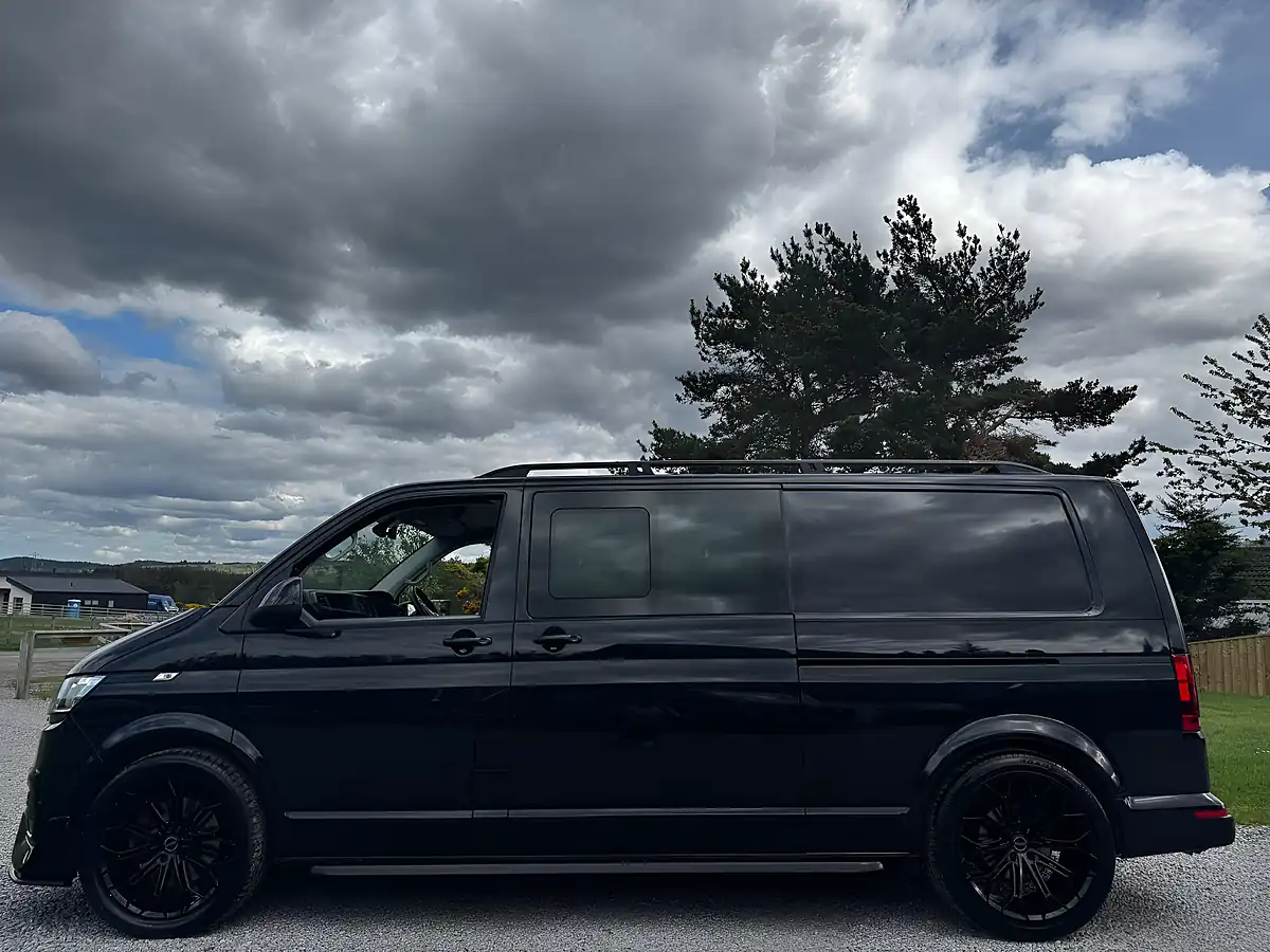 Used 2021 Volkswagen Transporter Highline Black - Interior and Exterior details 5