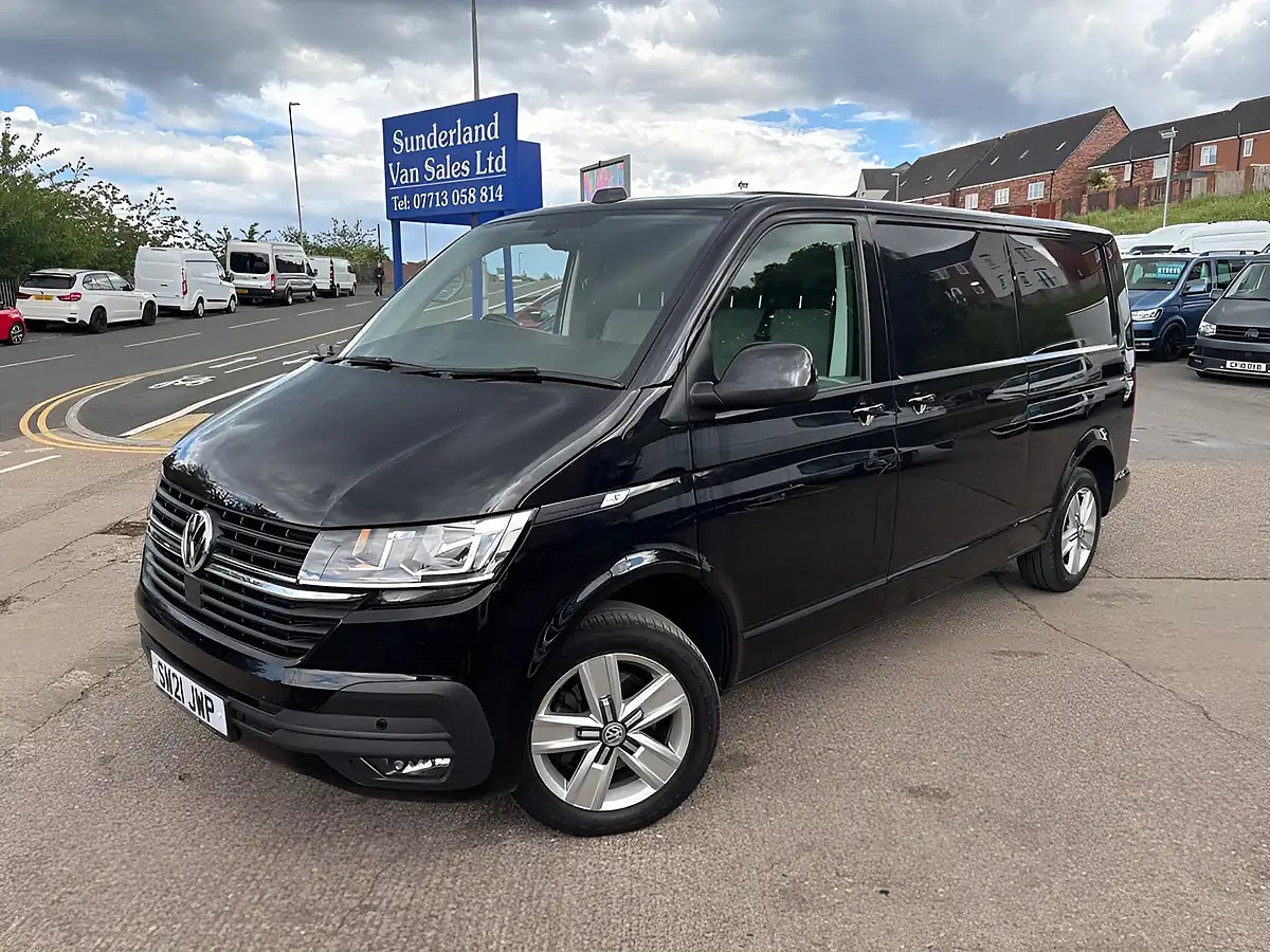 Used 2021 Volkswagen Transporter Highline Black - Front View
