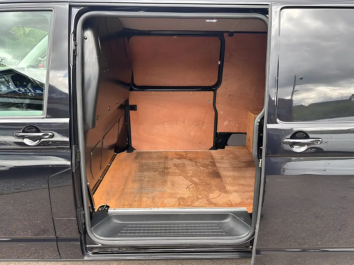 Used 2021 Volkswagen Transporter Highline Black - Interior and Exterior details 19