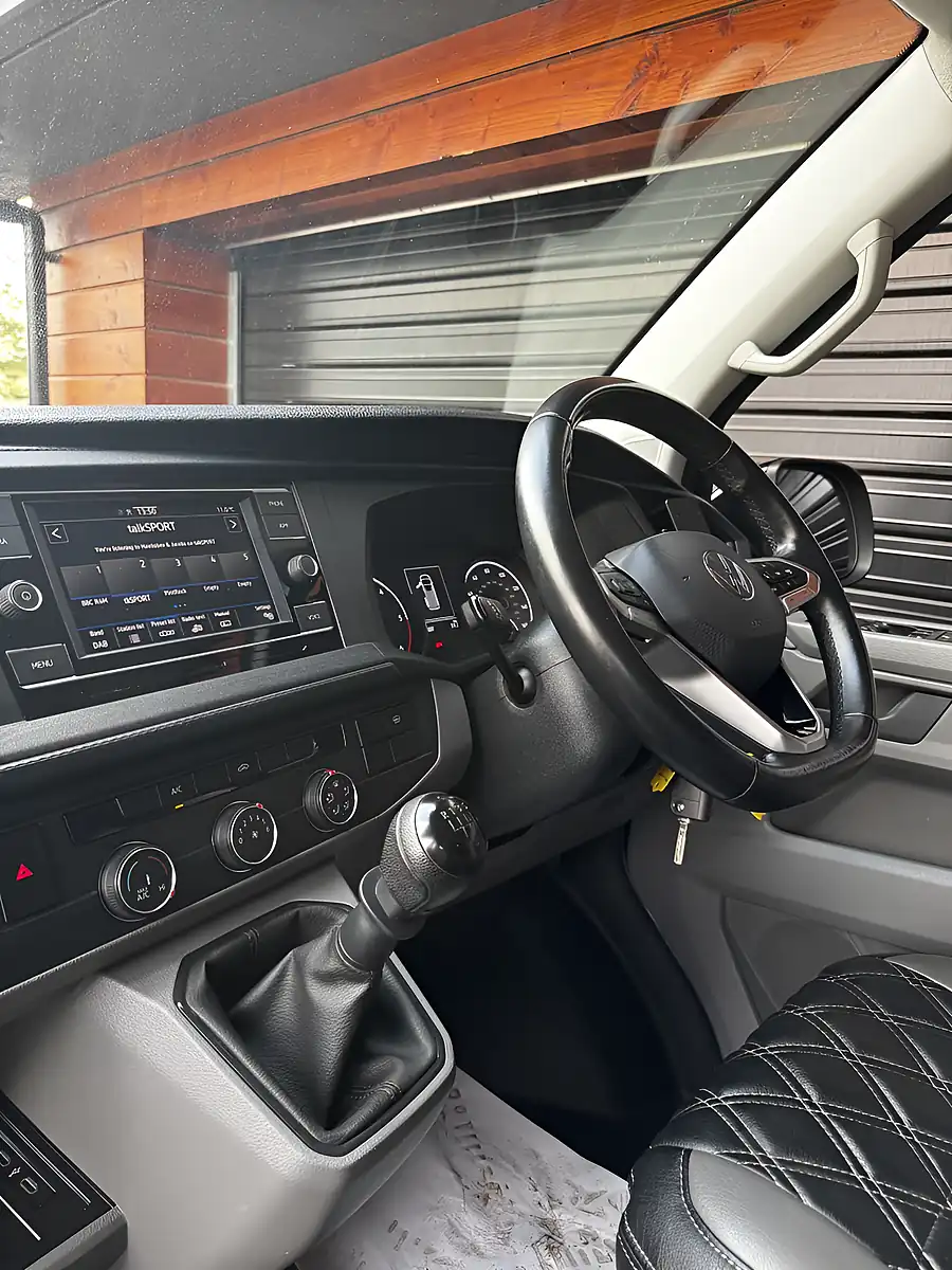 Used 2021 Volkswagen Transporter Highline Black - Interior and Exterior details 10