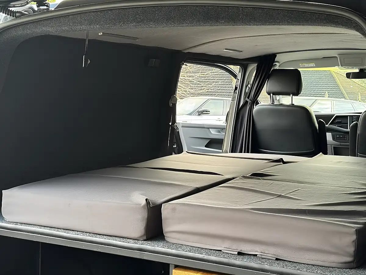 Used 2021 Volkswagen Transporter Highline Black - Interior and Exterior details 16