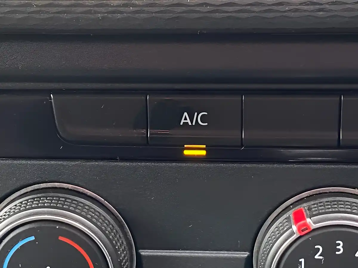 Used 2021 Volkswagen Transporter Highline Grey - Interior and Exterior details 10