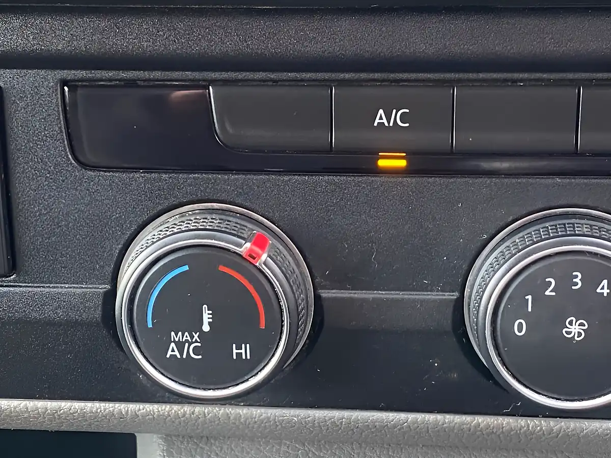Used 2021 Volkswagen Transporter Highline Grey - Interior and Exterior details 10