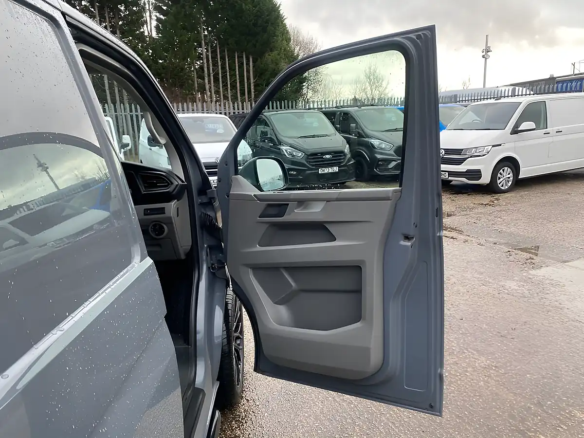 Used 2021 Volkswagen Transporter Highline Grey - Interior and Exterior details 17