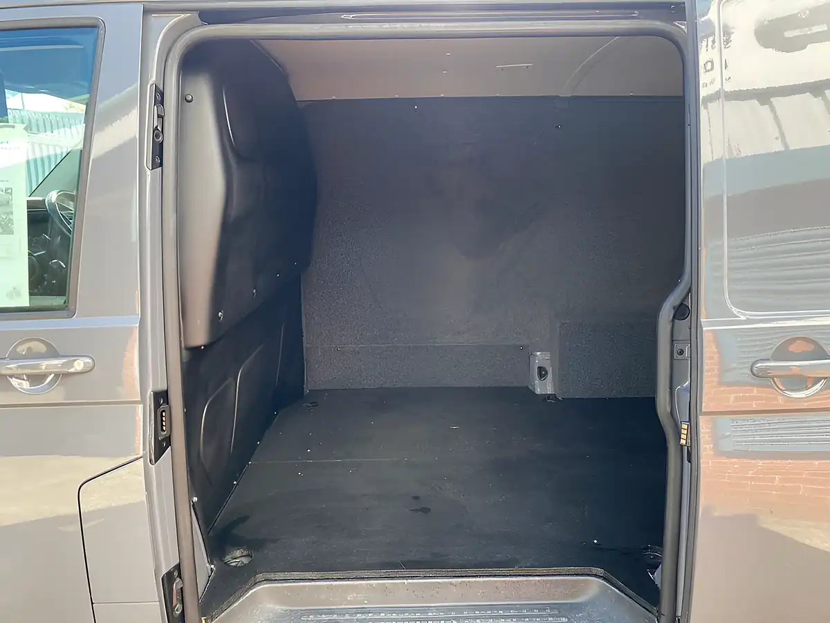 Used 2021 Volkswagen Transporter Highline Grey - Interior and Exterior details 9