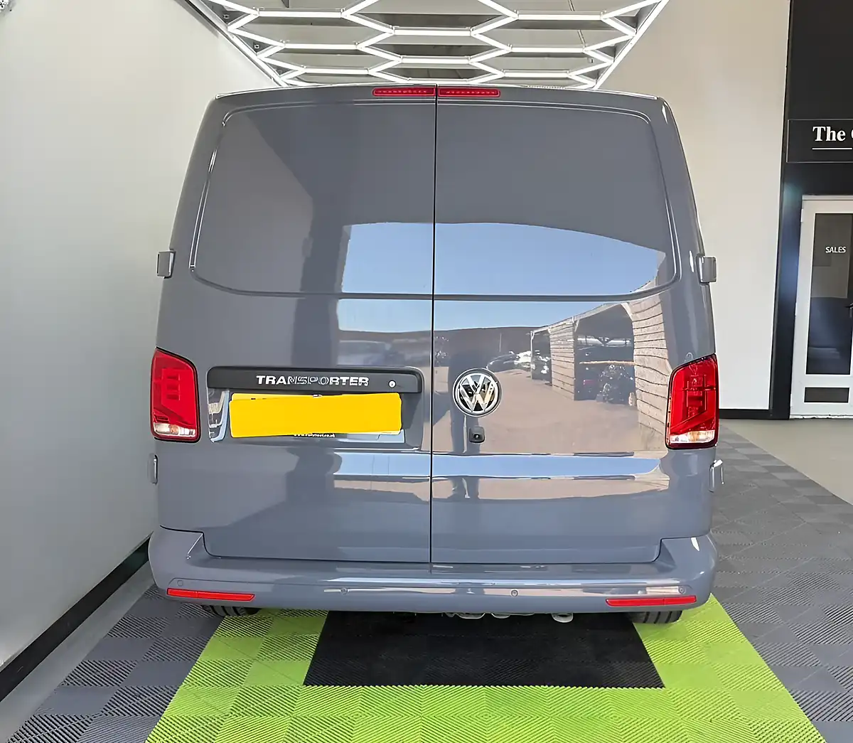 Used 2021 Volkswagen Transporter Highline Grey - Interior and Exterior details 5