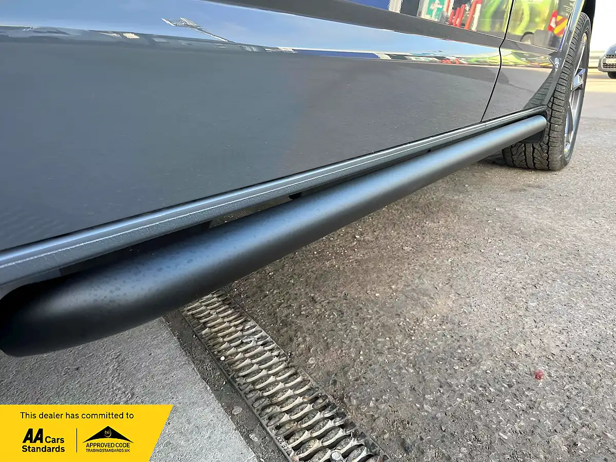 Used 2021 Volkswagen Transporter Highline Kombi Pure Grey - Interior and Exterior details 10