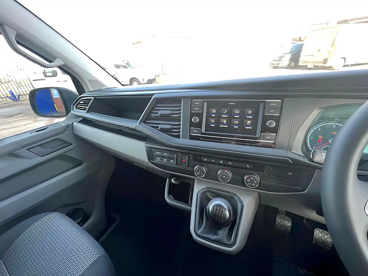 Used 2021 Volkswagen Transporter Highline Kombi Pure Grey - Interior and Exterior details 15