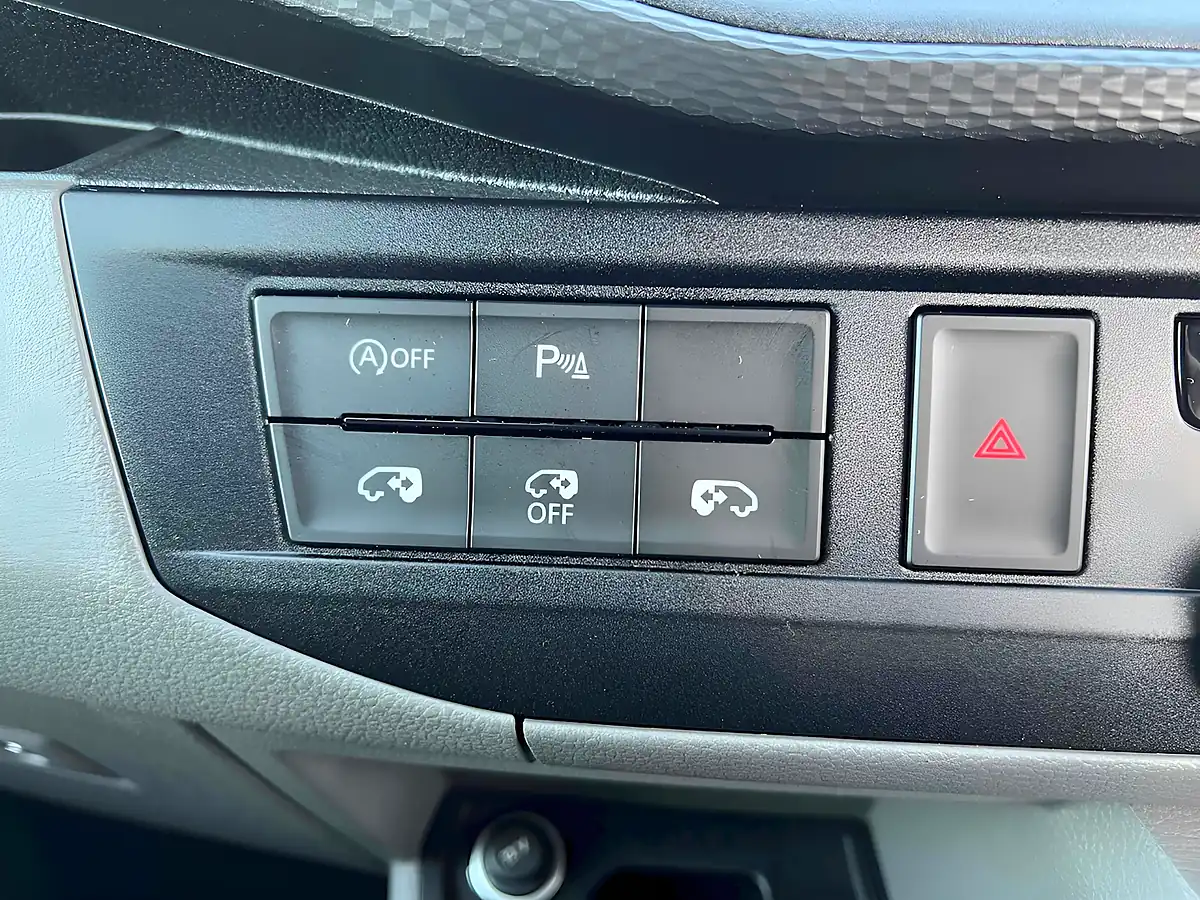Used 2021 Volkswagen Transporter Highline Kombi Pure Grey - Interior and Exterior details 16