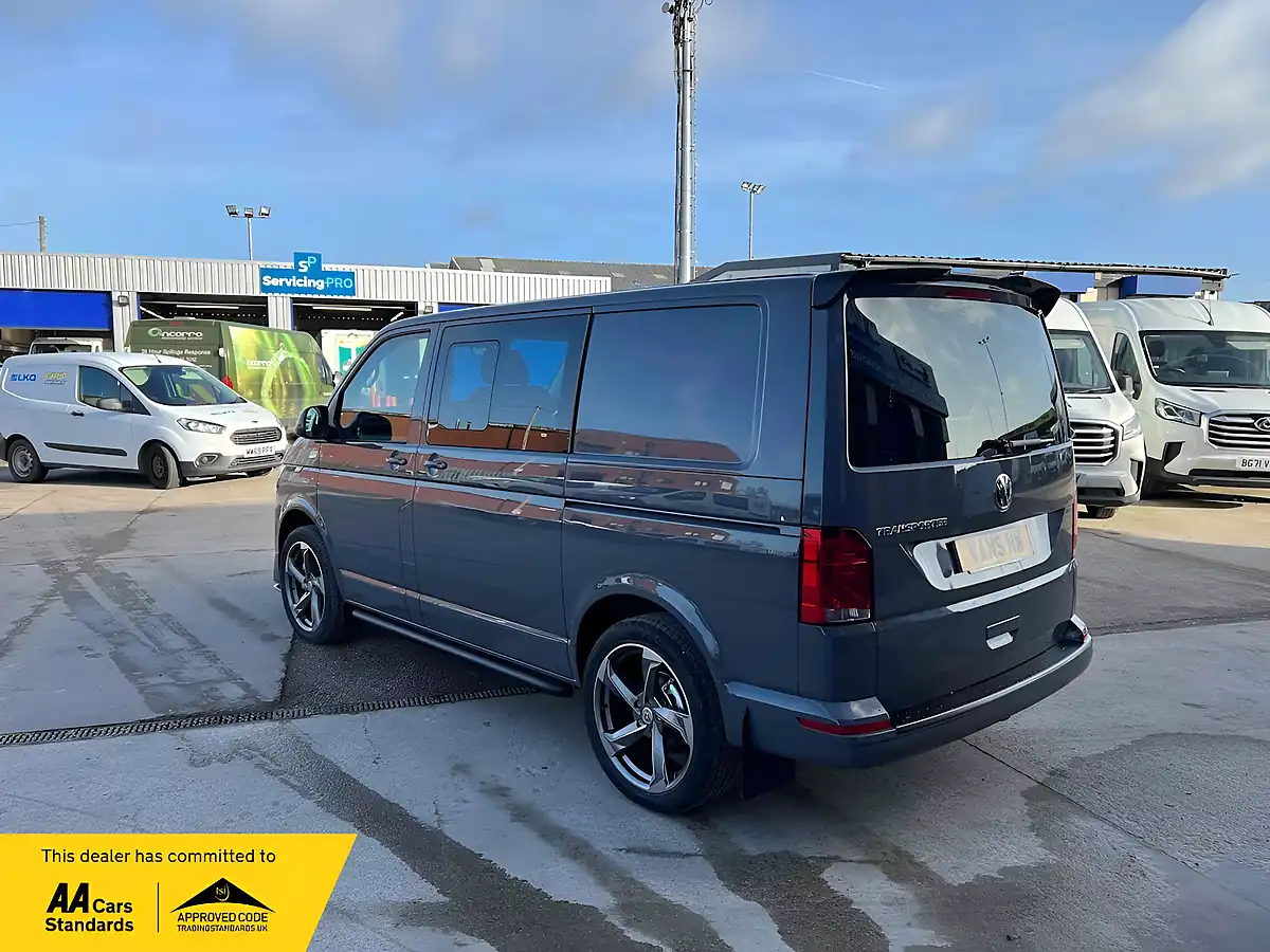 Used 2021 Volkswagen Transporter Highline Kombi Pure Grey - Interior and Exterior details 4