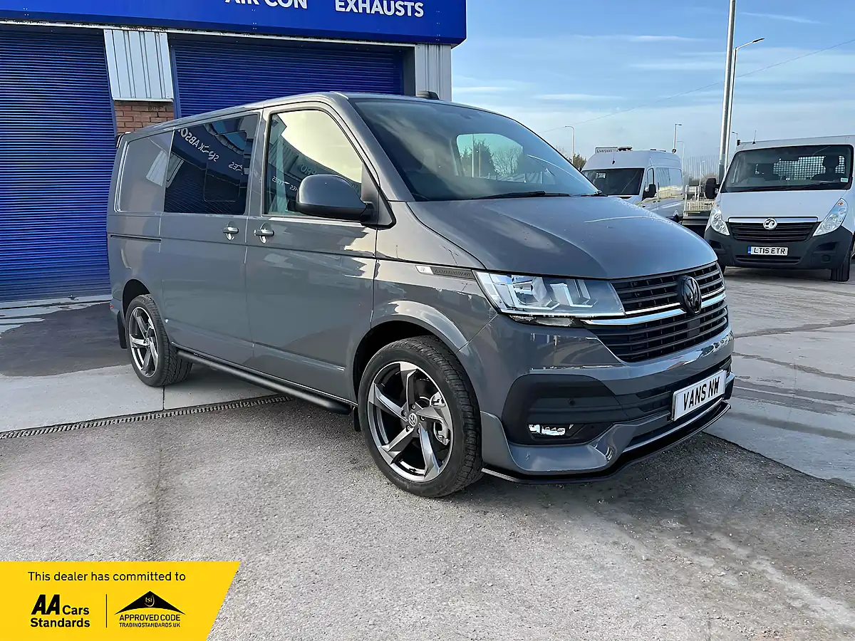 Used 2021 Volkswagen Transporter Highline Kombi Pure Grey - Interior and Exterior details 8