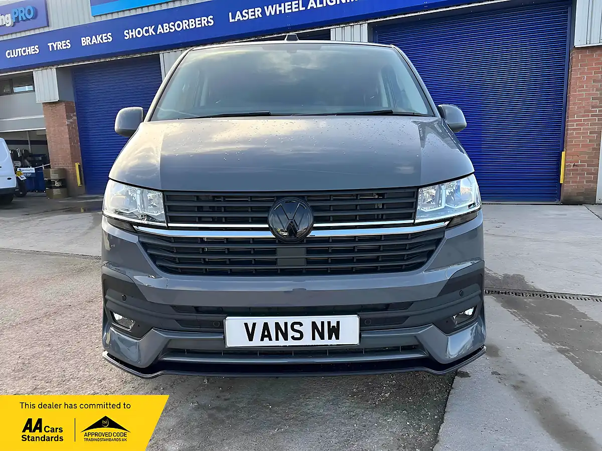 Used 2021 Volkswagen Transporter Highline Kombi Pure Grey - Interior and Exterior details 9