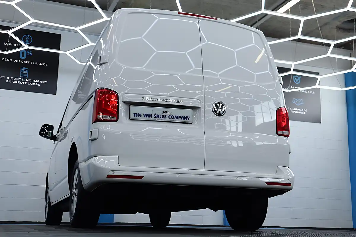 Used 2021 Volkswagen Transporter Highline White - Interior and Exterior details 12