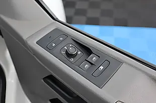 Used 2021 Volkswagen Transporter Highline White - Interior and Exterior details 17