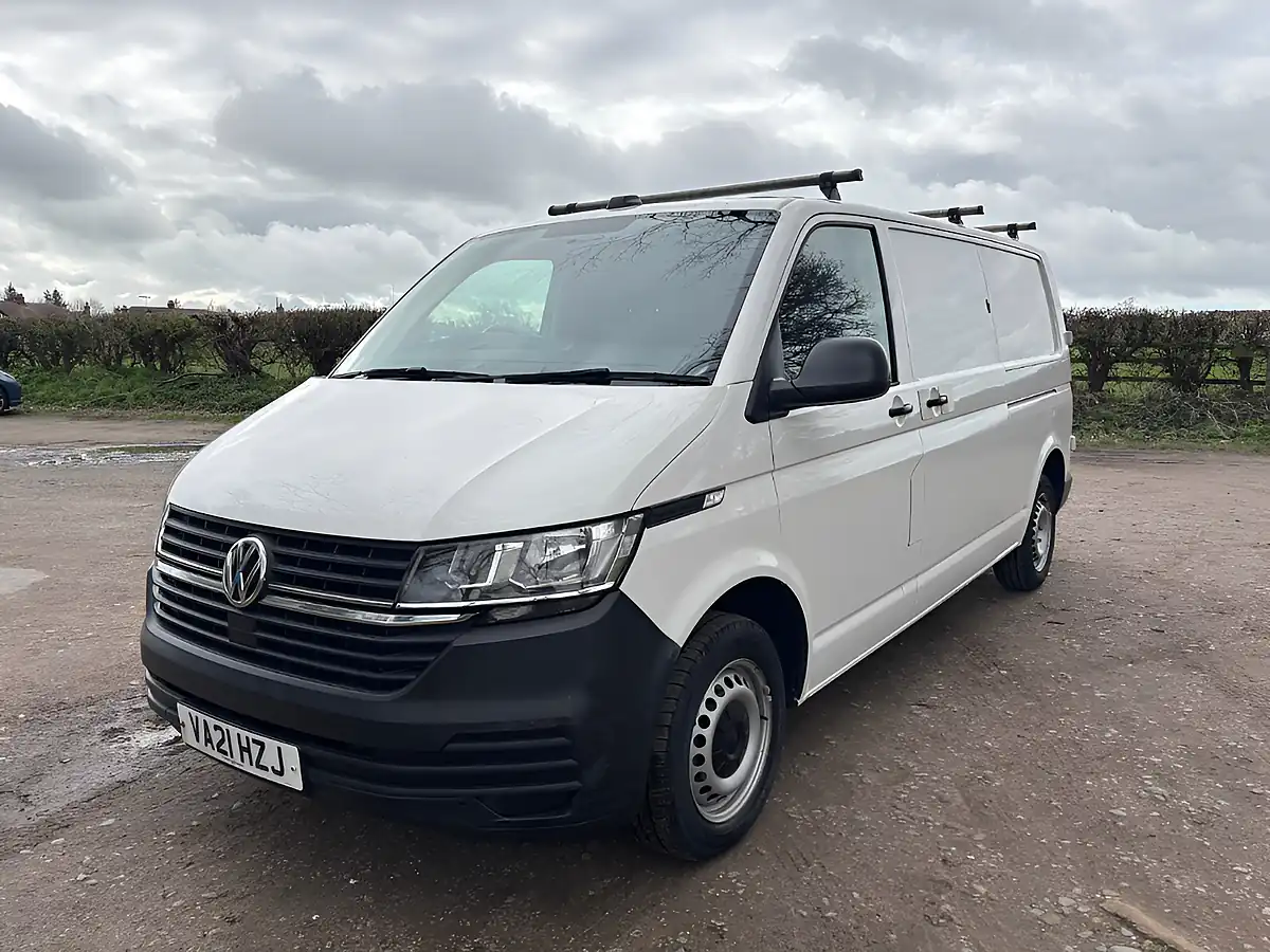 Used 2021 Volkswagen Transporter Lwb White - Front View