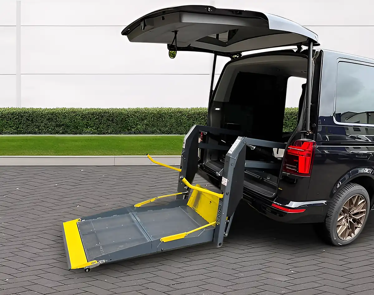 Used 2021 Volkswagen Transporter Se Black - Interior and Exterior details 5