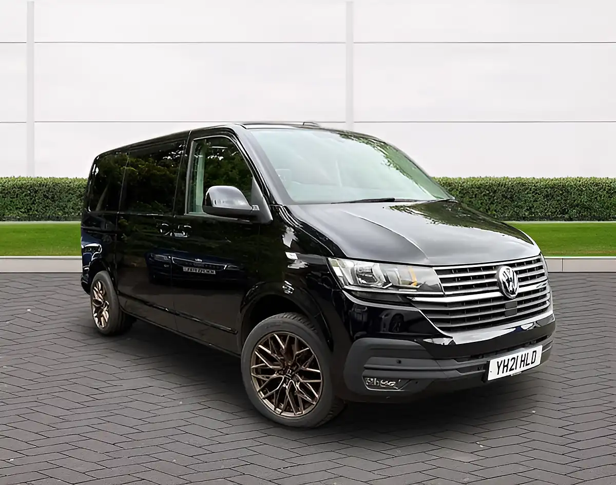 Used 2021 Volkswagen Transporter Se Black - Front View