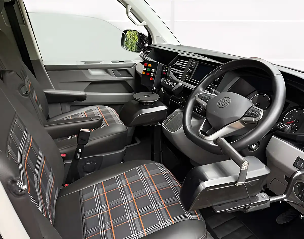 Used 2021 Volkswagen Transporter Se Black - Interior and Exterior details 18