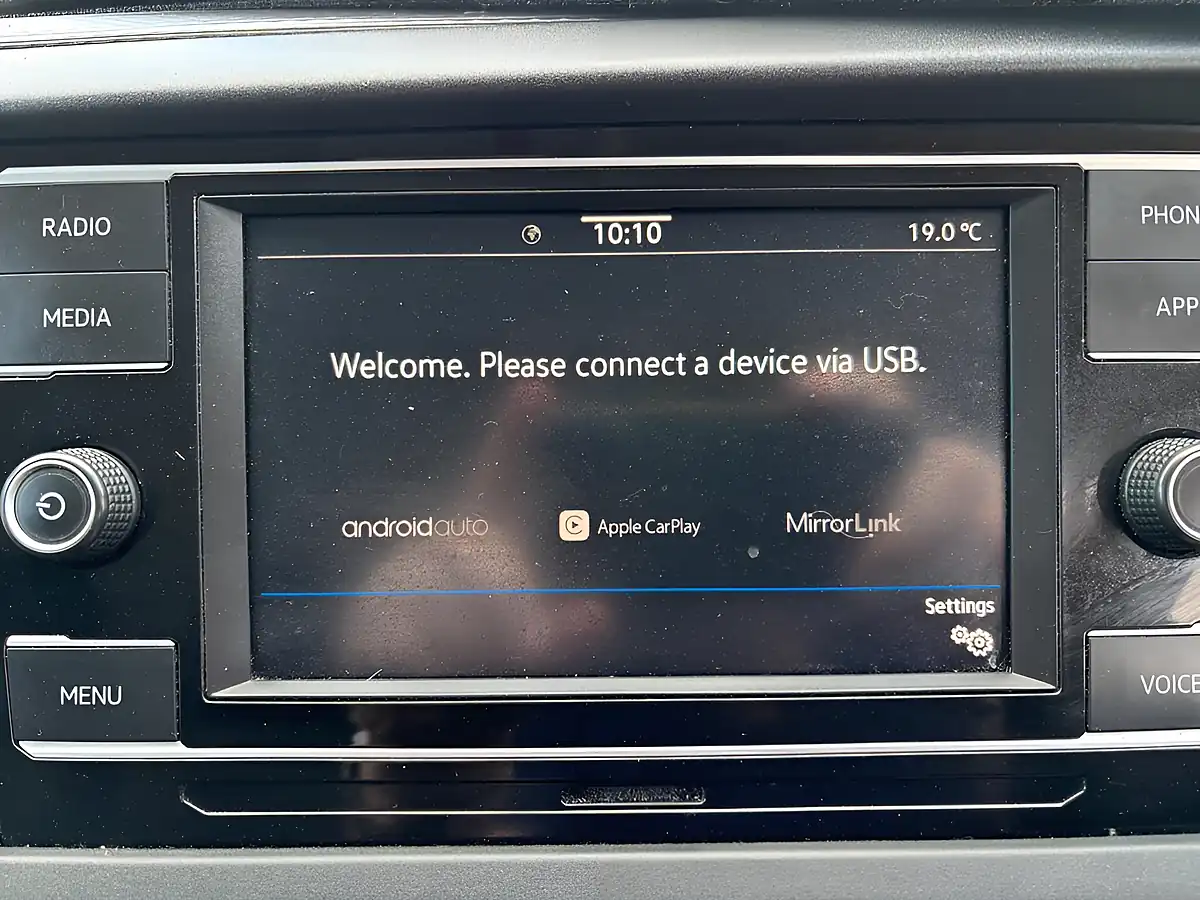 Used 2021 Volkswagen Transporter Shuttle S Black - Interior and Exterior details 19