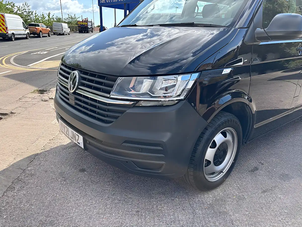 Used 2021 Volkswagen Transporter Shuttle S Black - Interior and Exterior details 7