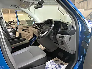 Used 2021 Volkswagen Transporter Shuttle Se Blue - Interior and Exterior details 17