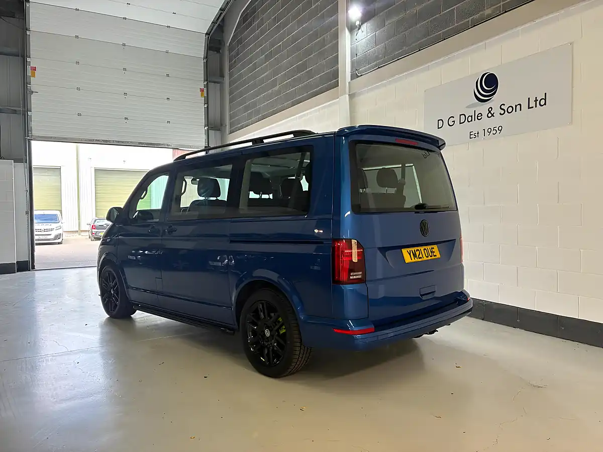 Used 2021 Volkswagen Transporter Shuttle Se Blue - Interior and Exterior details 5