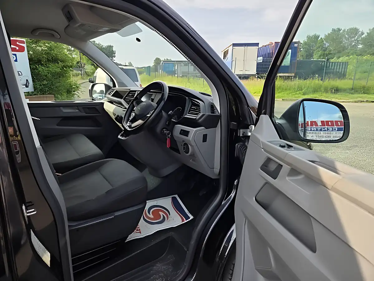 Used 2021 Volkswagen Transporter Startline Black - Interior and Exterior details 10