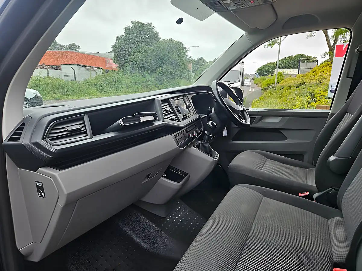 Used 2021 Volkswagen Transporter Startline Black - Interior and Exterior details 11