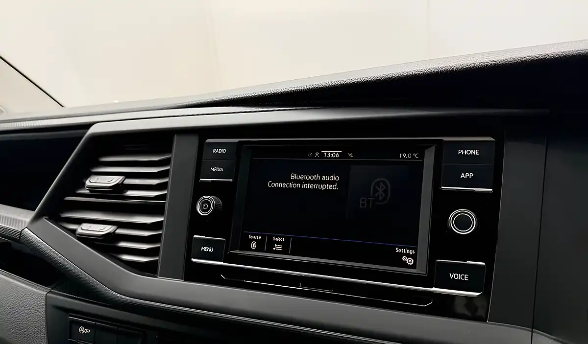 Used 2021 Volkswagen Transporter Startline Blue - Interior and Exterior details 16