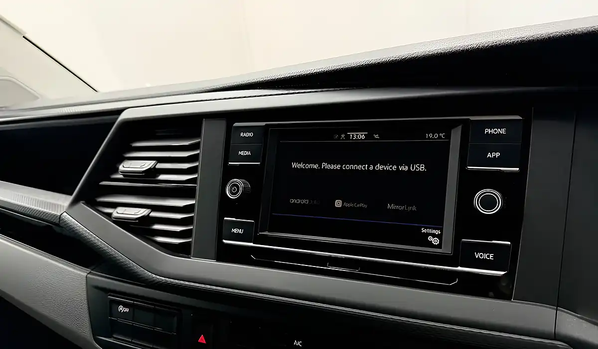 Used 2021 Volkswagen Transporter Startline Blue - Interior and Exterior details 18